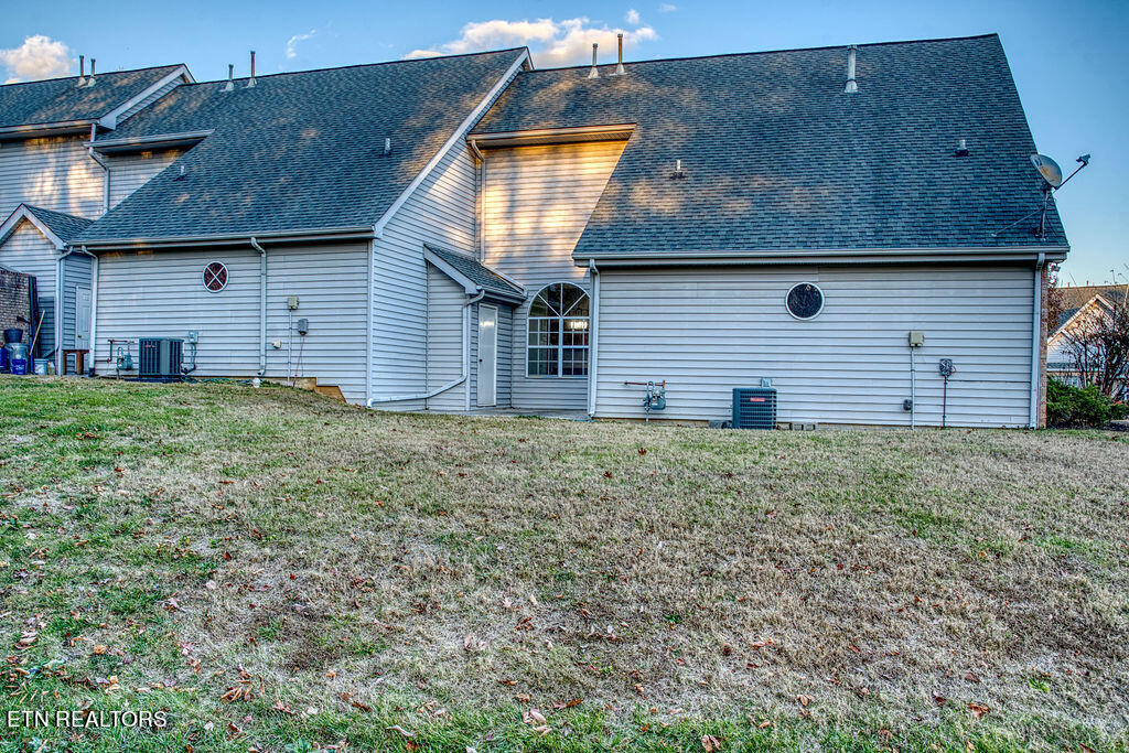 3527 Laurel View Road Knoxville, TN 37917 - Photo 22 of 23 Ext Back Wide