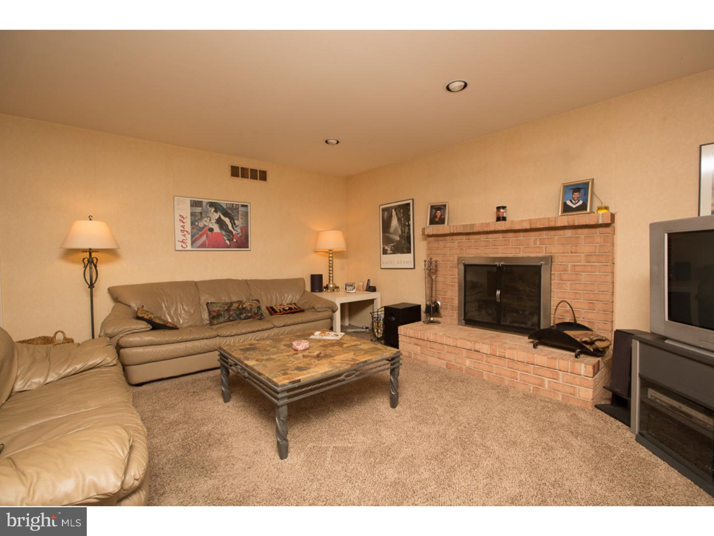 1353 Pinetown Road Fort Washington, PA 19034 - Photo 7 of 19 Family Room