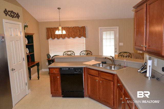 12191 Verona Court Foley, AL 36535 - Photo 6 of 21 Kitchen