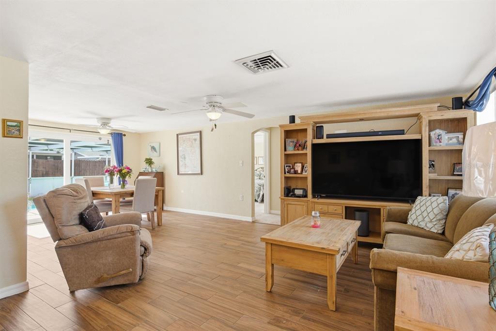 9105 Chantilly Lane Port Richey, FL 34668 - Photo 7 of 38 Gallery Image 7