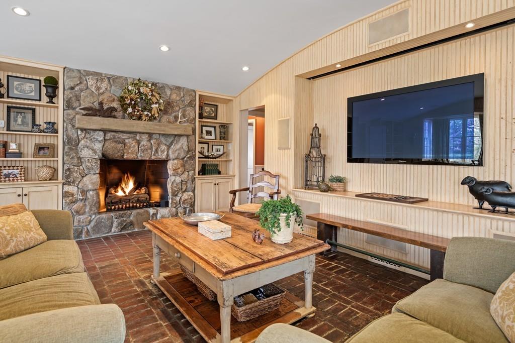 124 Farm Street Dover, MA 02030 - Photo 15 of 29