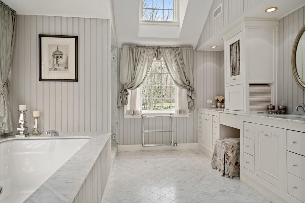 124 Farm Street Dover, MA 02030 - Photo 18 of 29