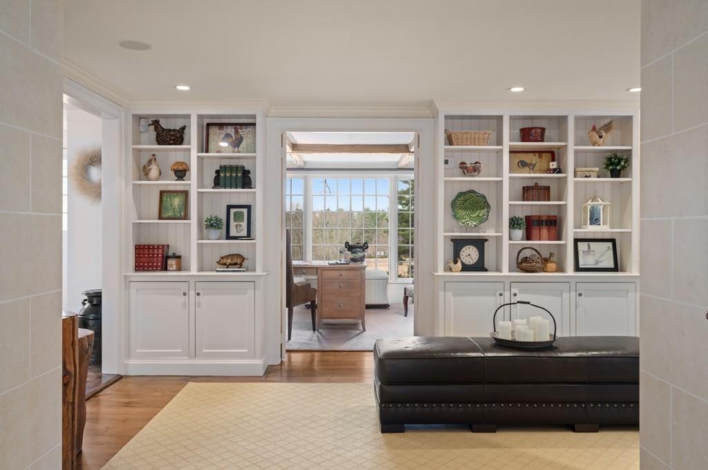 124 Farm Street Dover, MA 02030 - Photo 7 of 29