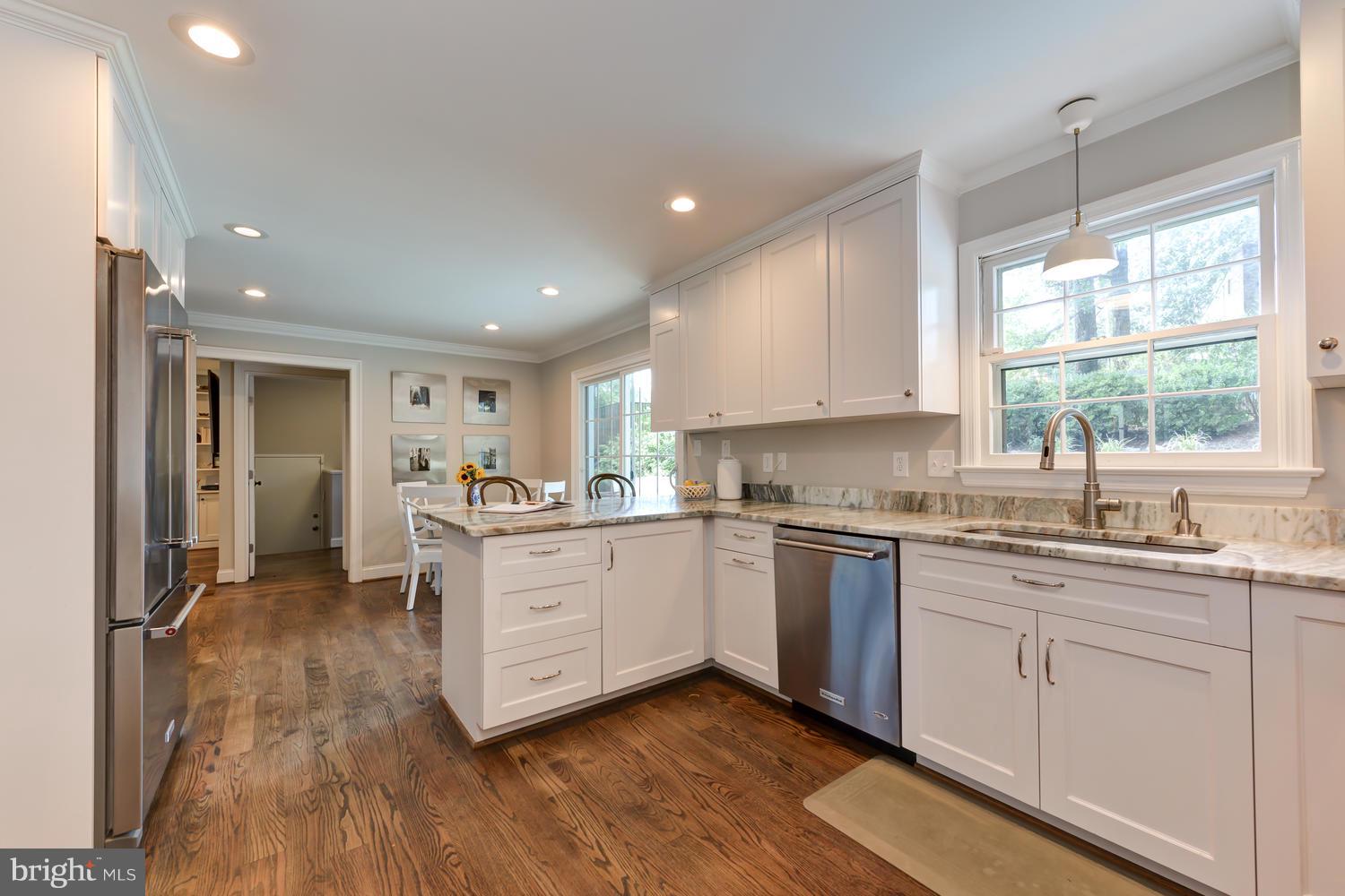 6616 Kenhill Road Bethesda, MD 20817 - Photo 12 of 30 White Shaker Cabinets & Marble Countertops