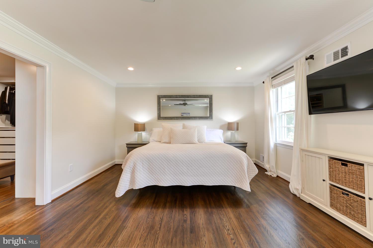 6616 Kenhill Road Bethesda, MD 20817 - Photo 16 of 30 Bedroom (Master)
