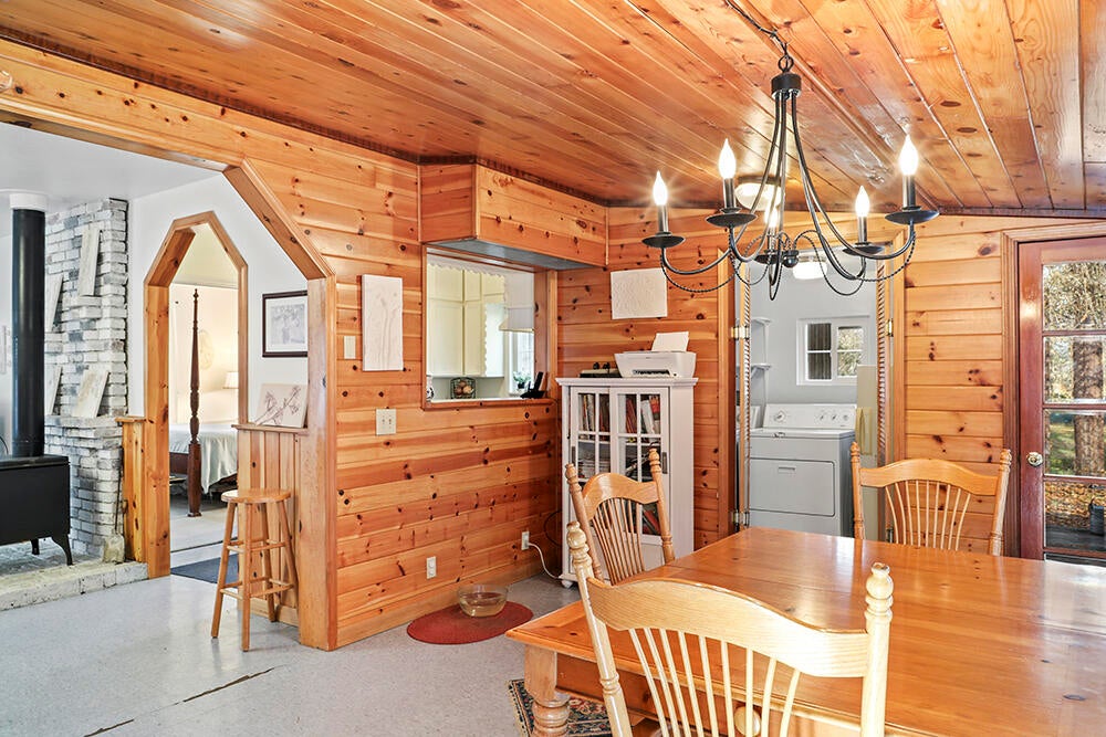 1775 East Fork Road Williams, OR 97544 - Photo 15 of 49 13