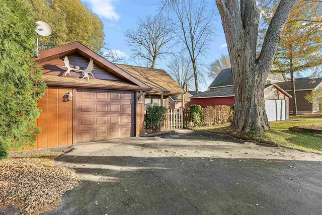 $715,000 | N10570 Howard Drive, Fox Lake, WI 53933