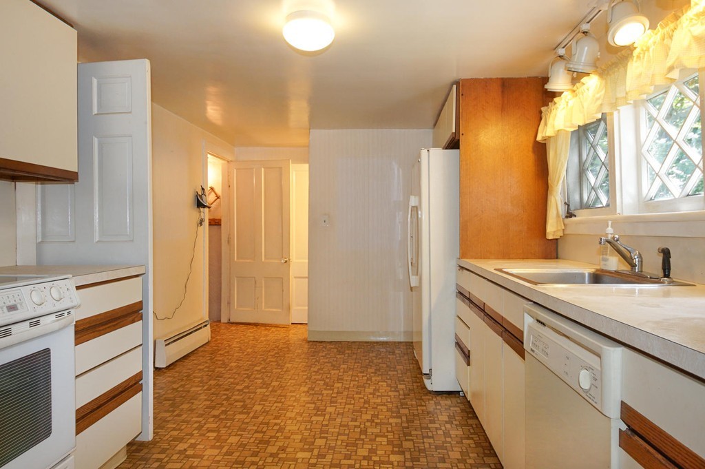 5 Inverness Road Winchester, MA 01890 - Photo 8 of 24 Gallery Image 8