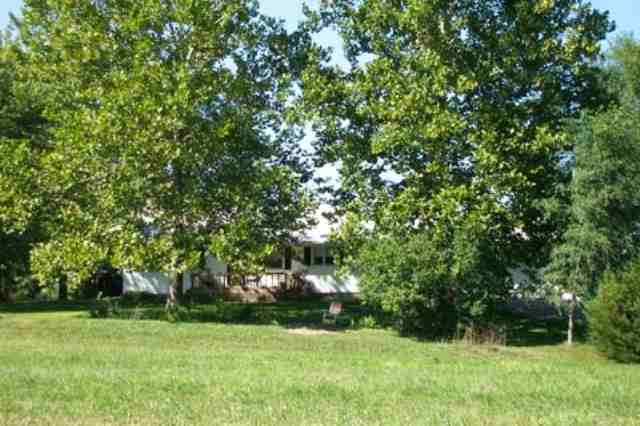 13676 East Dutch Henry Road Lewistown, IL 61542 - Photo 7 of 8 Gallery Image 7