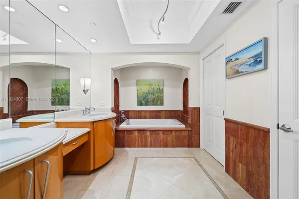 $17,000 | 17875 Collins Avenue, Unit 4102, Sunny Isles Beach, FL 33160