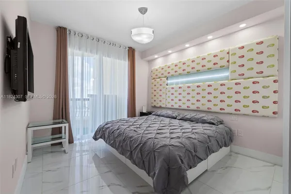 $17,000 | 17875 Collins Avenue, Unit 4102, Sunny Isles Beach, FL 33160