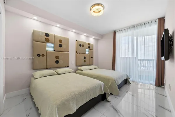 $17,000 | 17875 Collins Avenue, Unit 4102, Sunny Isles Beach, FL 33160