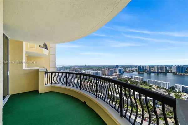 $17,000 | 17875 Collins Avenue, Unit 4102, Sunny Isles Beach, FL 33160