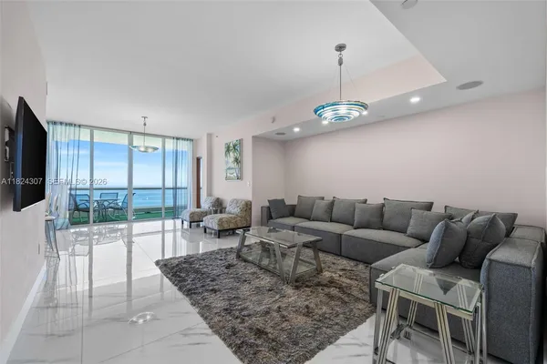 $17,000 | 17875 Collins Avenue, Unit 4102, Sunny Isles Beach, FL 33160