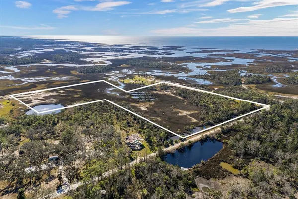 a view of a tennis court