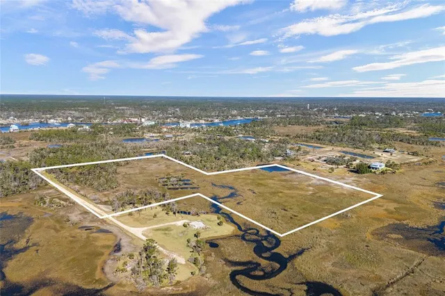 a view of a tennis court