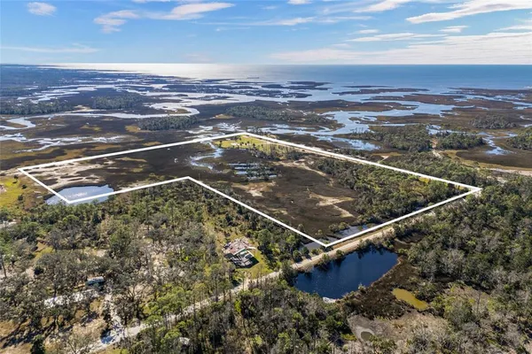 a view of a tennis court