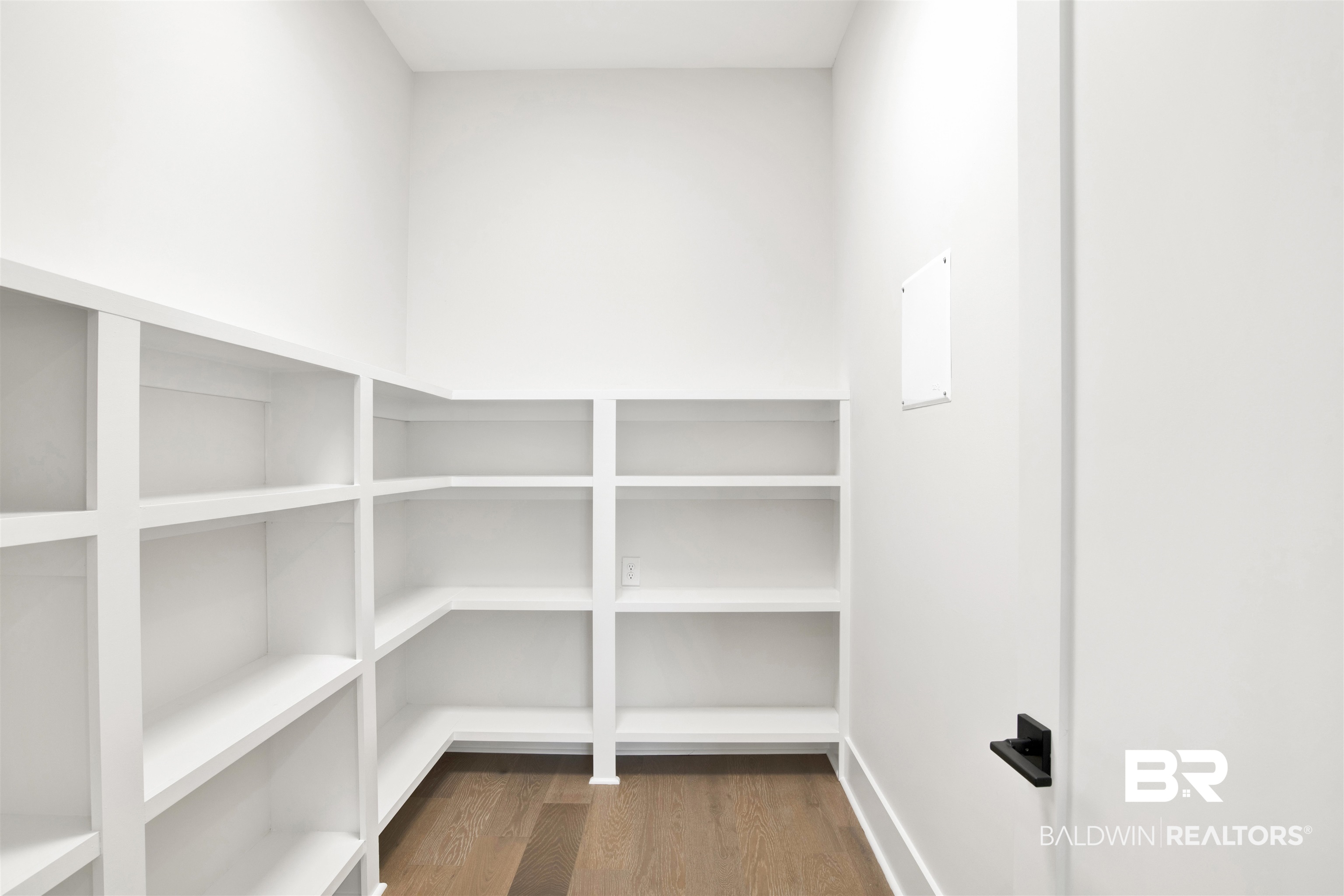 31545 River Road Orange Beach, AL 36561 - Photo 20 of 59 Pantry