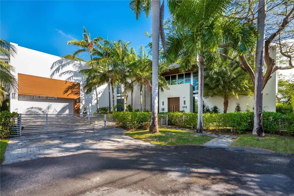 $8,480,000 | 400 Tamarind Drive, Hallandale Beach, FL 33009