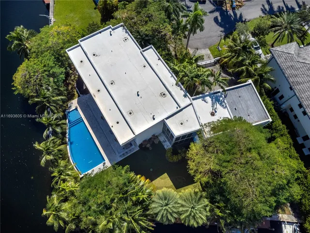 $8,500,000 | 400 Tamarind Drive, Hallandale Beach, FL 33009