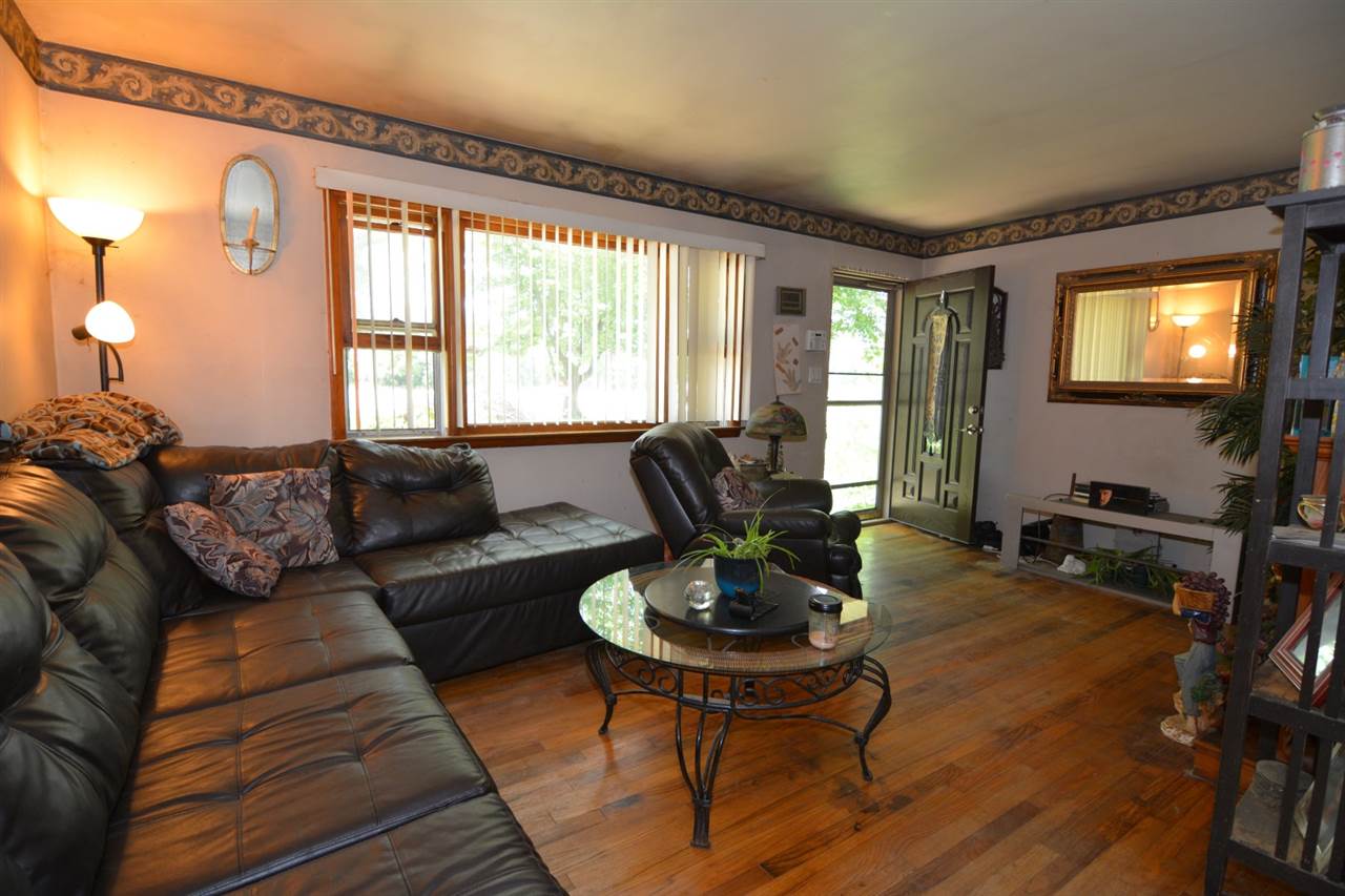 155 Roesner Road Evansville, IN 47712 - Photo 3 of 13 Gallery Image 3