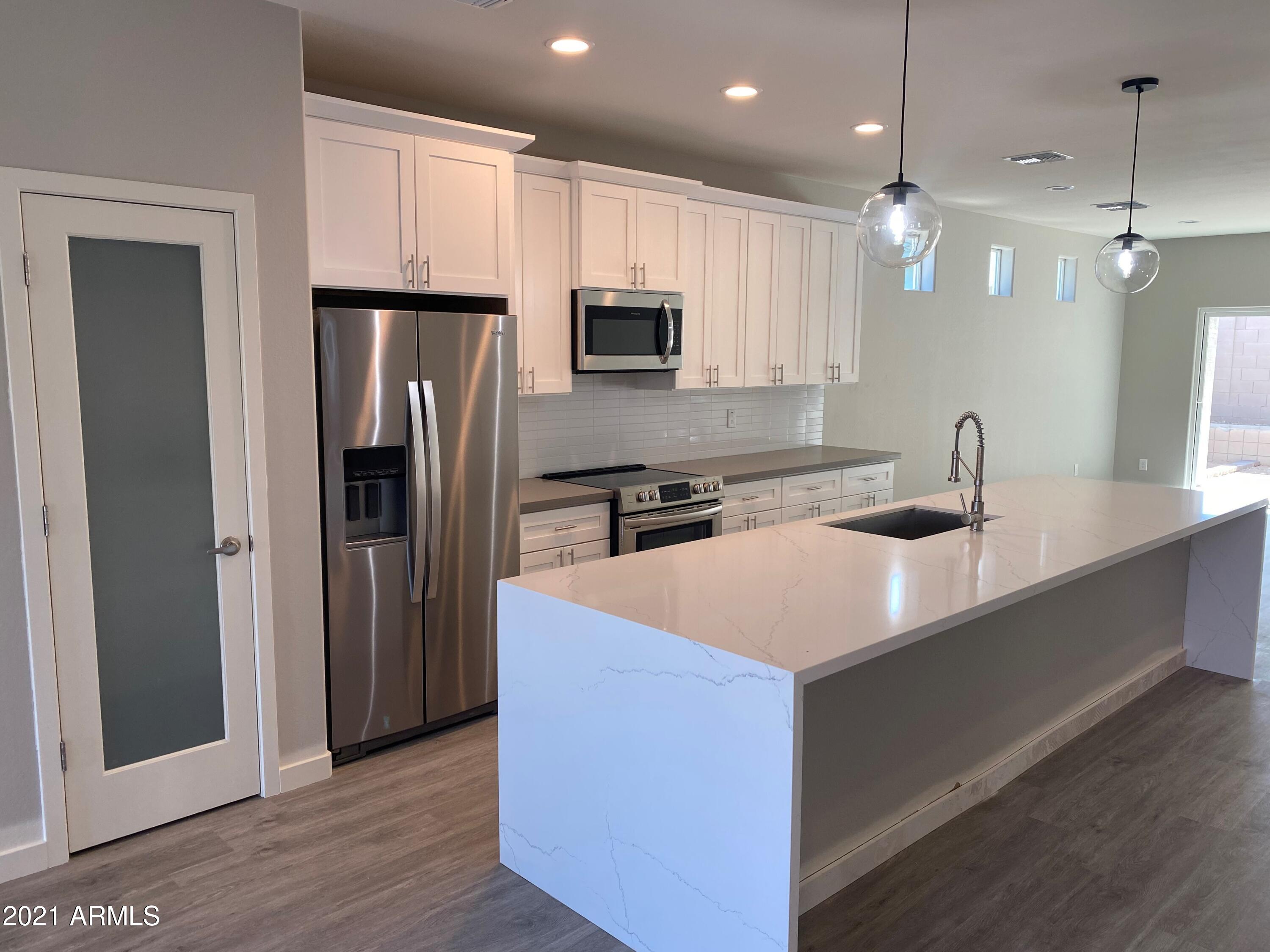 606 West Harwell Rd. Phoenix, AZ 85041 - Photo 2 of 9 Sterling Kitchen