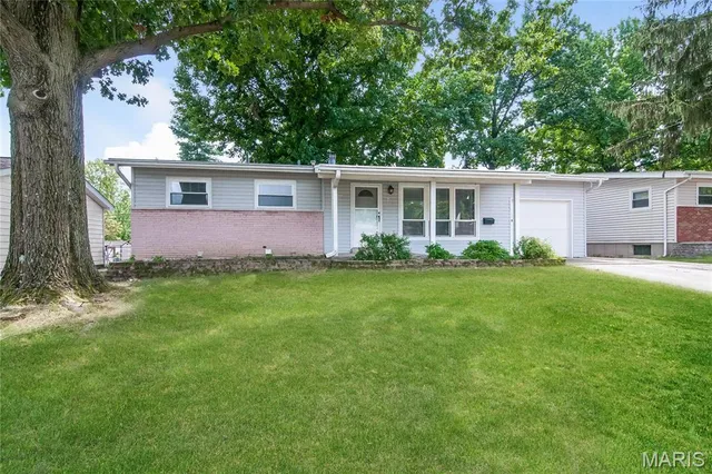 $1,445 | 702 Lynn Haven Lane, Hazelwood, MO 63042