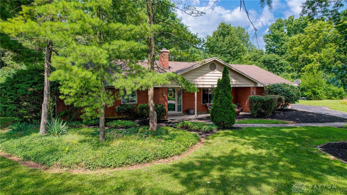 225 Davis Road Centerville, OH 45459 - Photo 1 of 70