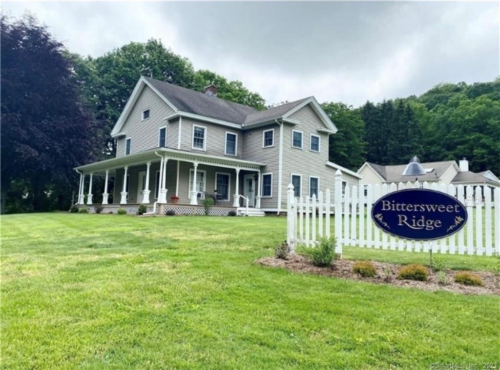 18 Bittersweet Ridge, Unit 18, Middlefield, CT 06455 Compass