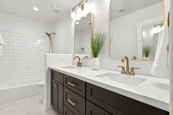 $1,989,000 | 1360 South Mulberry Street, Gilbert, AZ 85296