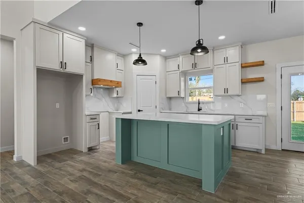 $1,950 | 1809 North Mangrove Street, San Juan, TX 78589