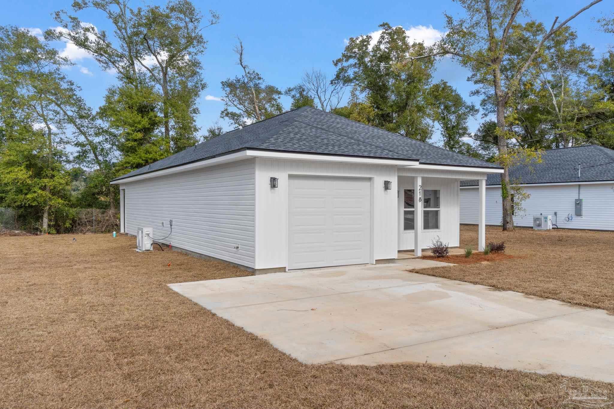 218 Alton Road Pensacola, FL 32507 - Photo 3 of 36