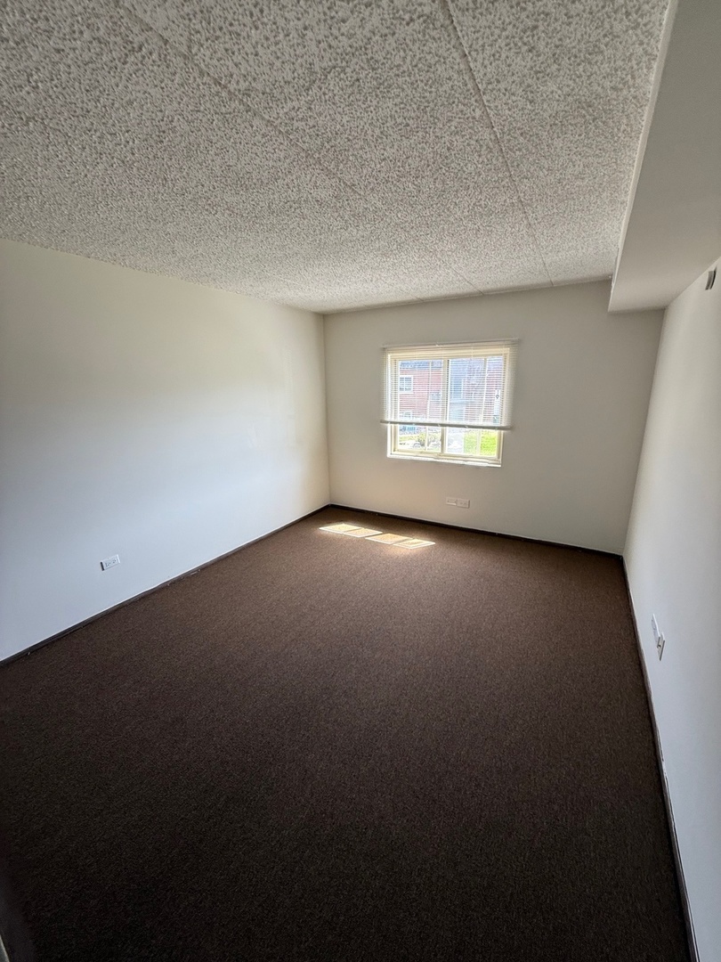 3014 171st Street, Unit D1 Hazel Crest, IL 60429 - Photo 3 of 8