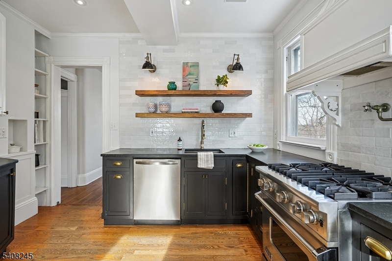 62 Mountain Avenue Summit, NJ 07901 - Photo 11 of 30