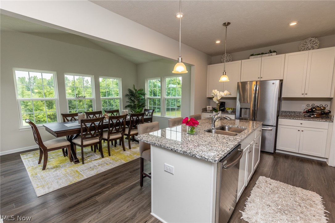 240 Stone Ridge Way Berea, OH 44017 - Photo 7 of 35 KItchen and Dinning