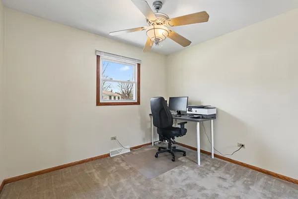 $385,000 | 47 Lockman Circle, Elgin, IL 60123