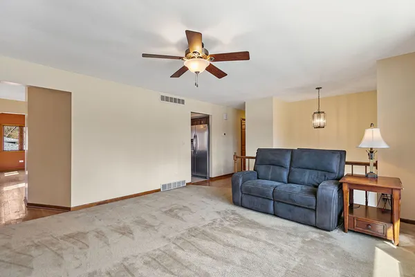 $385,000 | 47 Lockman Circle, Elgin, IL 60123