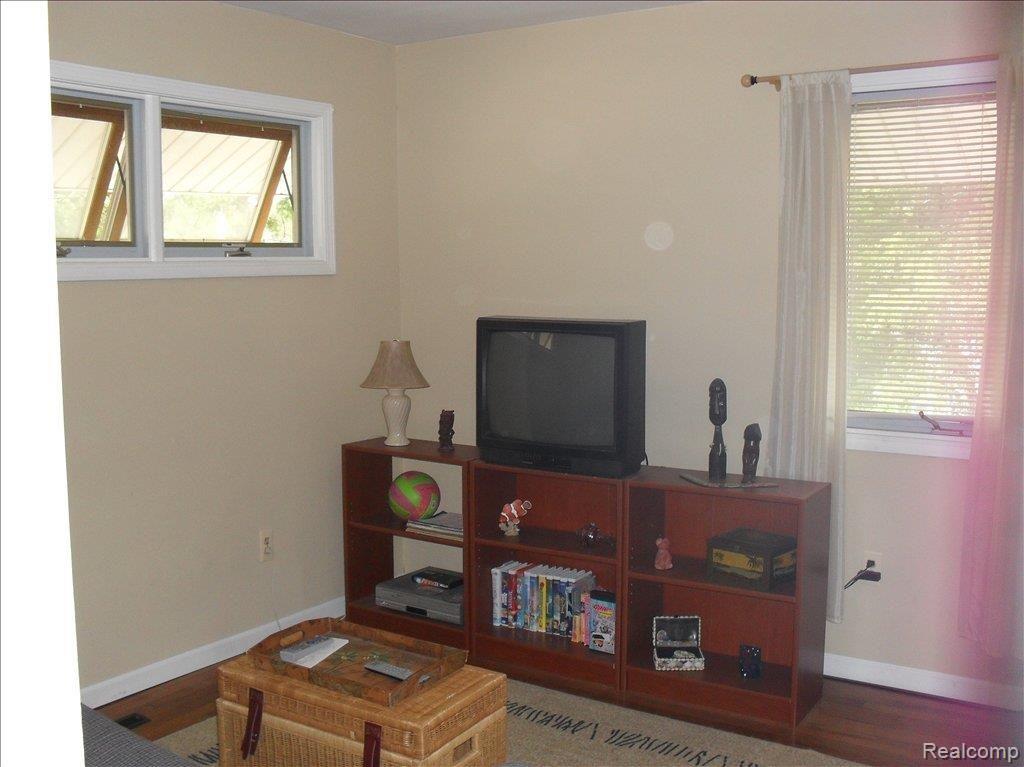 1935 Stanford Road Berkley, MI 48072 - Photo 15 of 18 4th bdr