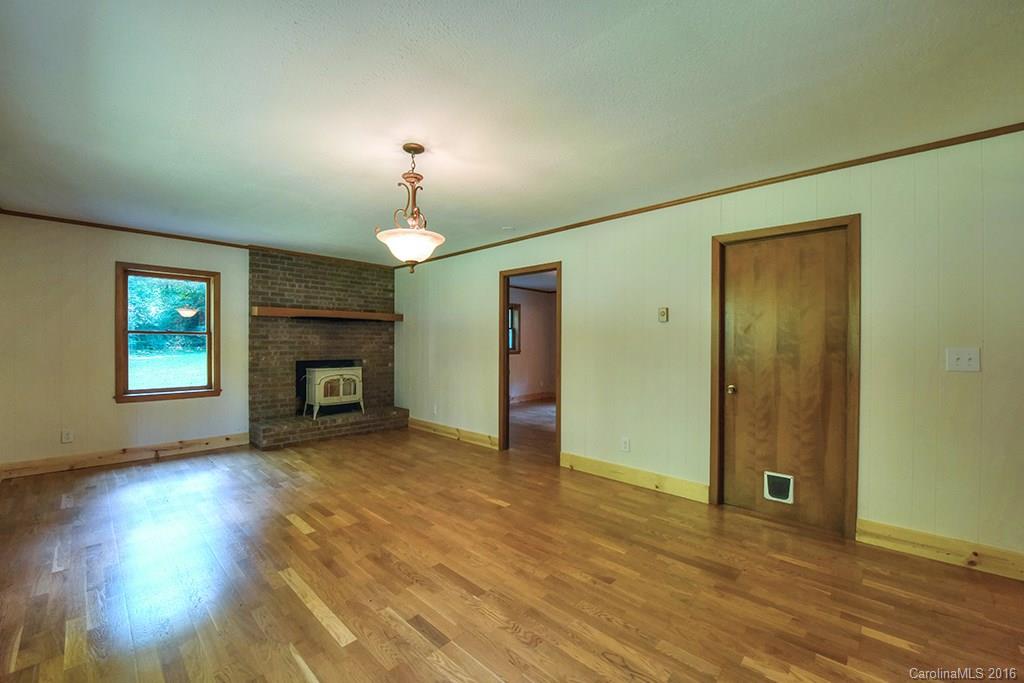 476 Roscoe Lewis Road Sylva, NC 28779 - Photo 12 of 24 Gallery Image 12