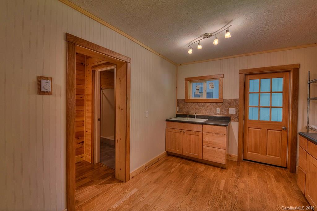 476 Roscoe Lewis Road Sylva, NC 28779 - Photo 5 of 24 Gallery Image 5