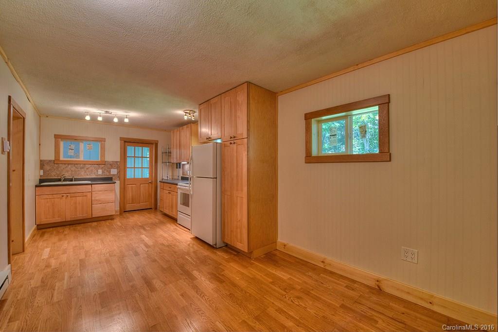 476 Roscoe Lewis Road Sylva, NC 28779 - Photo 8 of 24 Gallery Image 8