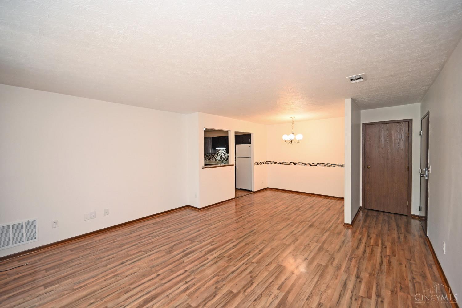 535 Davis Road, Unit 1 Cincinnati, OH 45255 - Photo 8 of 34 Gallery Image 8