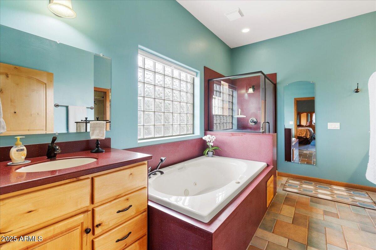 6750 Pinyon Pine Circle Rimrock, AZ 86335 - Photo 23 of 53 Primary Bathroom