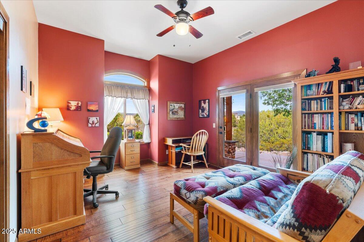 6750 Pinyon Pine Circle Rimrock, AZ 86335 - Photo 28 of 53 Bedroom 3 with Exit to Front Courtyard