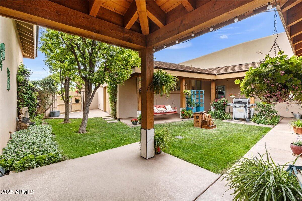 6750 Pinyon Pine Circle Rimrock, AZ 86335 - Photo 35 of 53 Center Courtyard Lush Landscaping