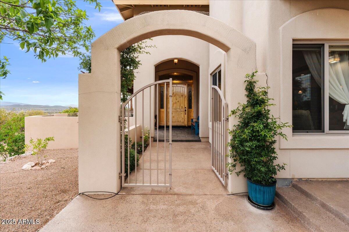 6750 Pinyon Pine Circle Rimrock, AZ 86335 - Photo 4 of 53 Front Courtyard