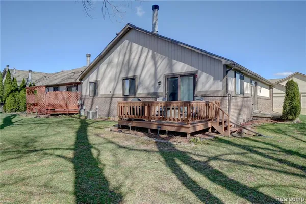 $224,900 | 20522 Longwood Drive, Clinton Township, MI 48038