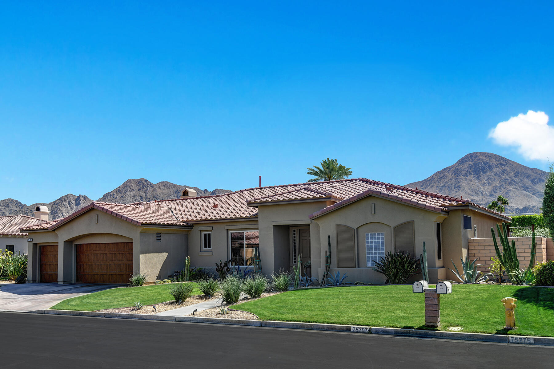 75797 Cam Cielo Indian Wells, CA 92210 - Photo 1 of 34 FRONT OF HOME.jpg mls