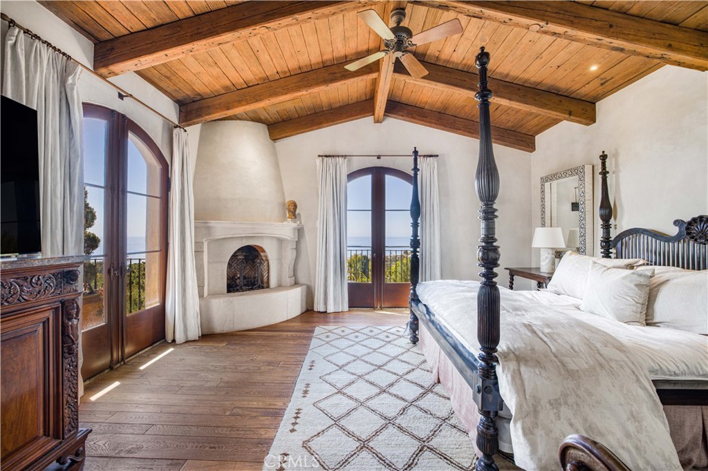 640 Diamond Street Laguna Beach, CA 92651 - Photo 11 of 32