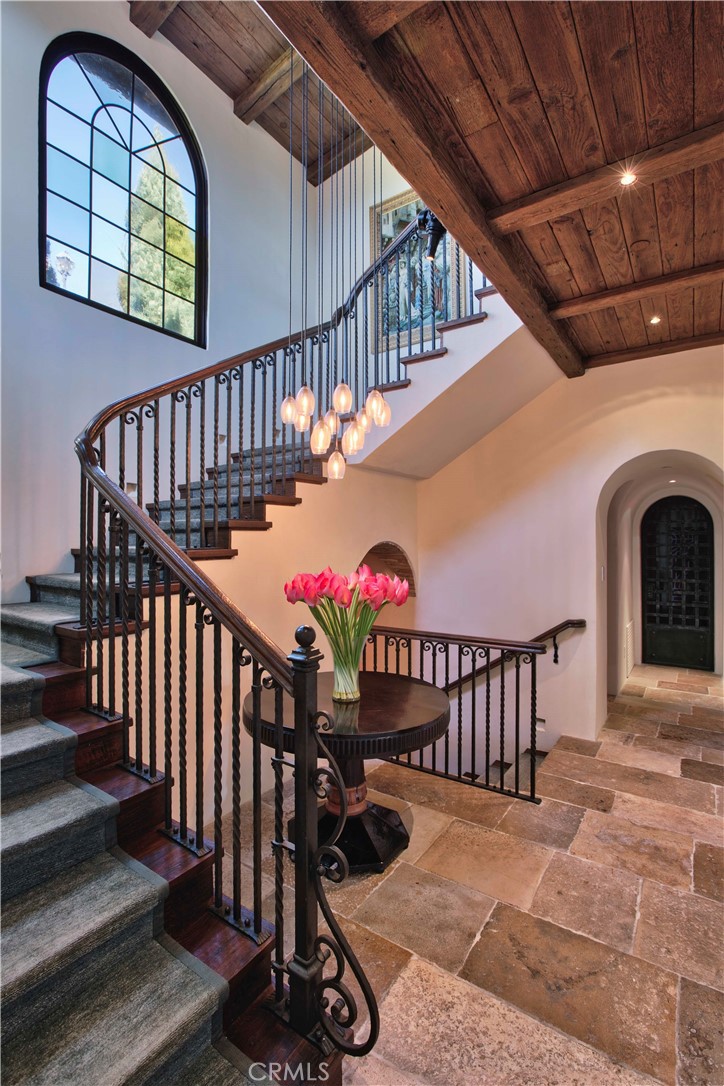 640 Diamond Street Laguna Beach, CA 92651 - Photo 13 of 32